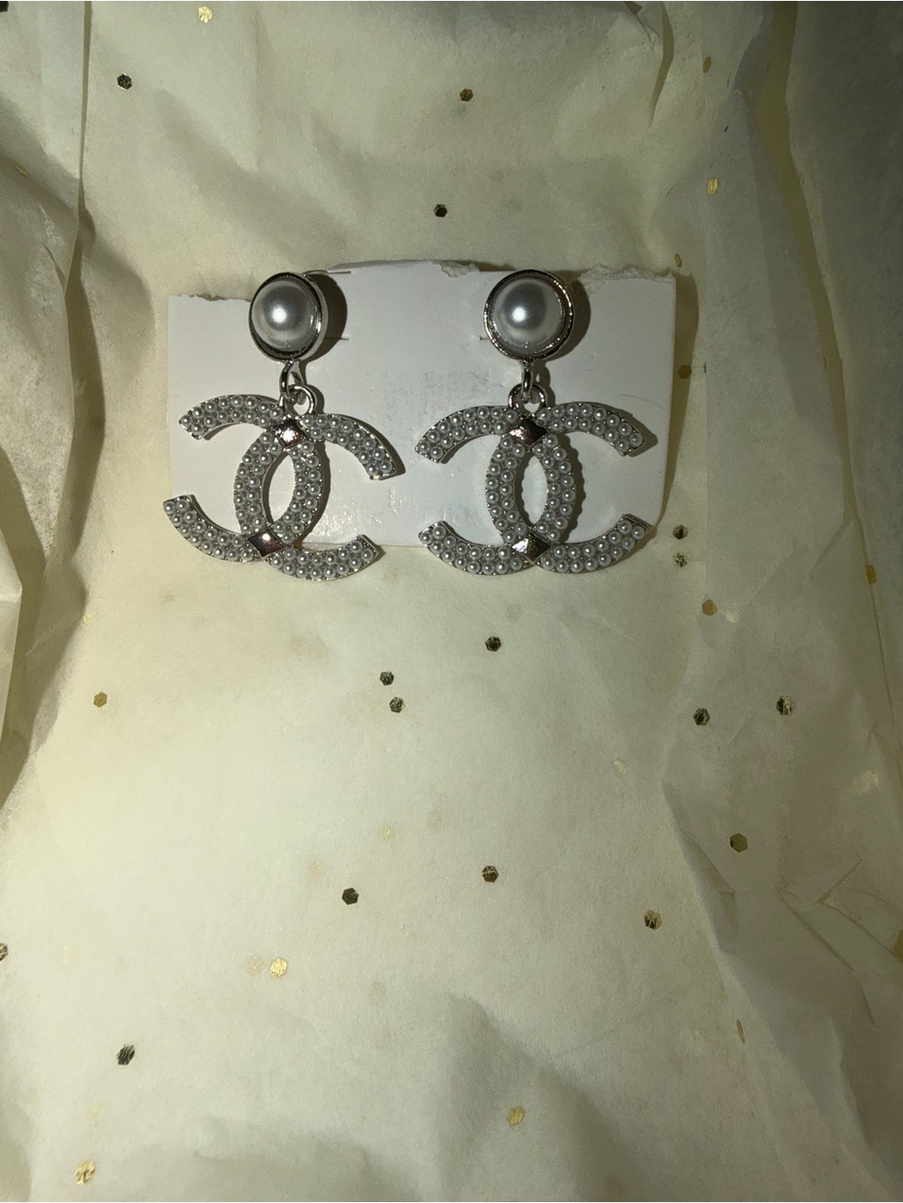 Silver and pearl dangle charm earrings NWT